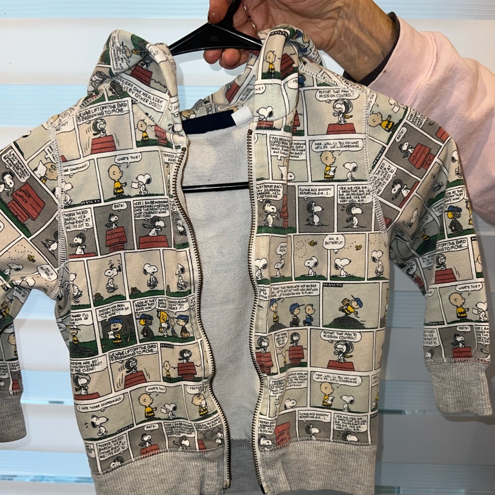 Boys Peanuts Comic Strip Hoodie. (Missing Zipper)